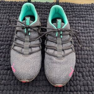 🍍PUMA SNEAKERS 🍍SIZE 8.5🍍